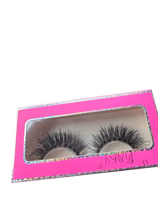 " Pinky Lashes "
